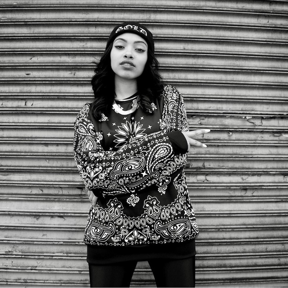 Revolution Riche “Roses” Crewneck! - Picture 3 of 4